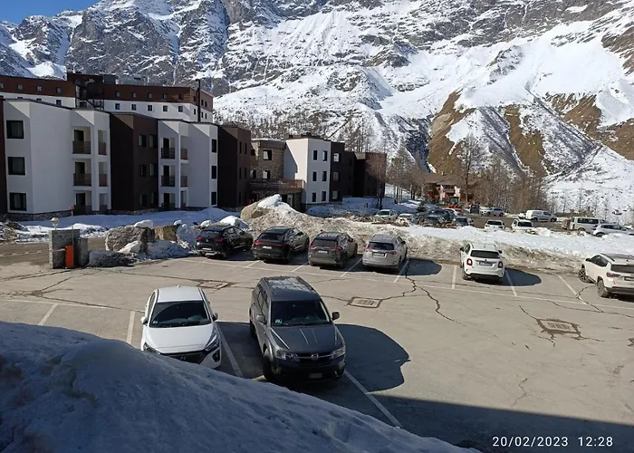 Апартаменти Monolocale Sulle Piste Del Cervino Rododendro